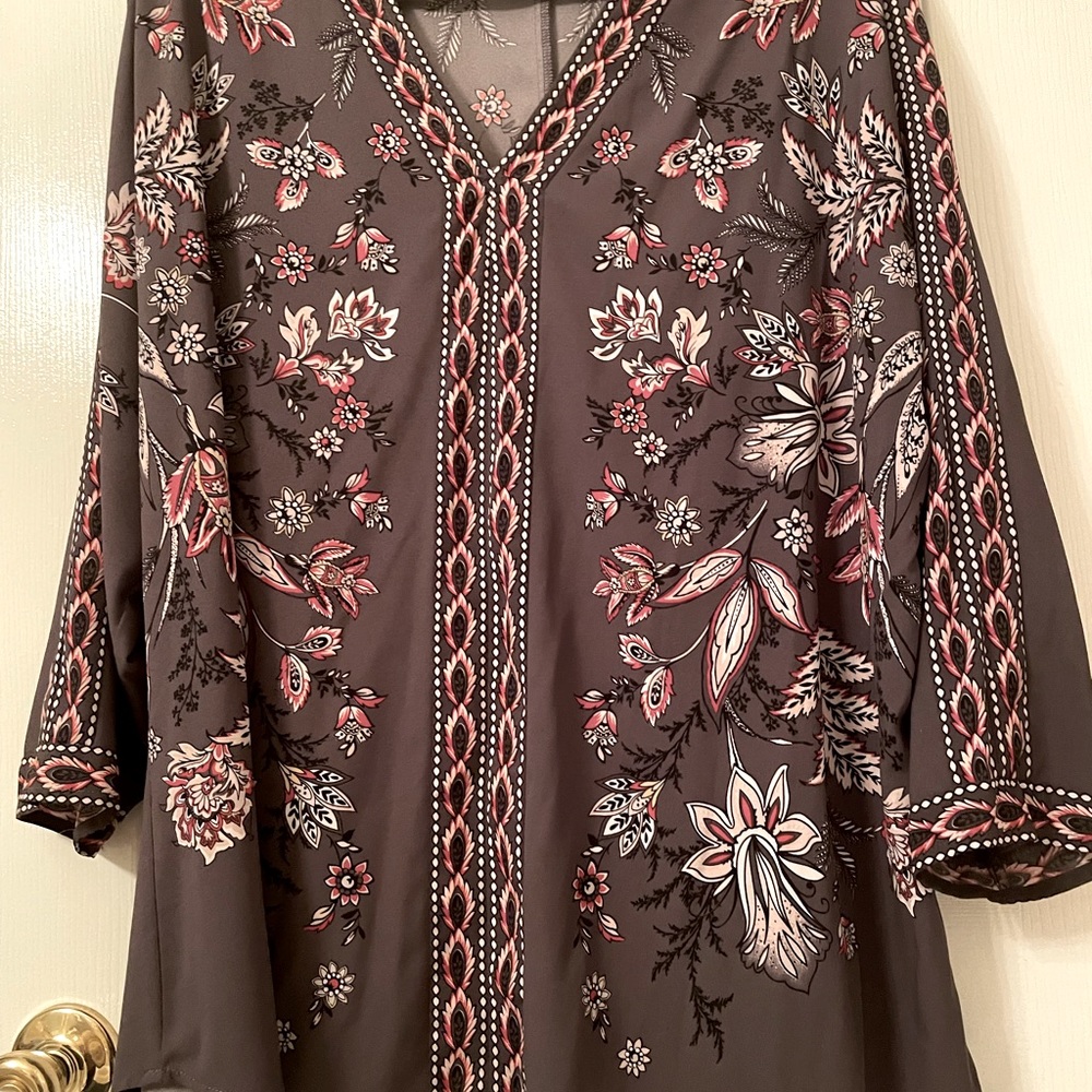 Belle by Kim gravel blouse